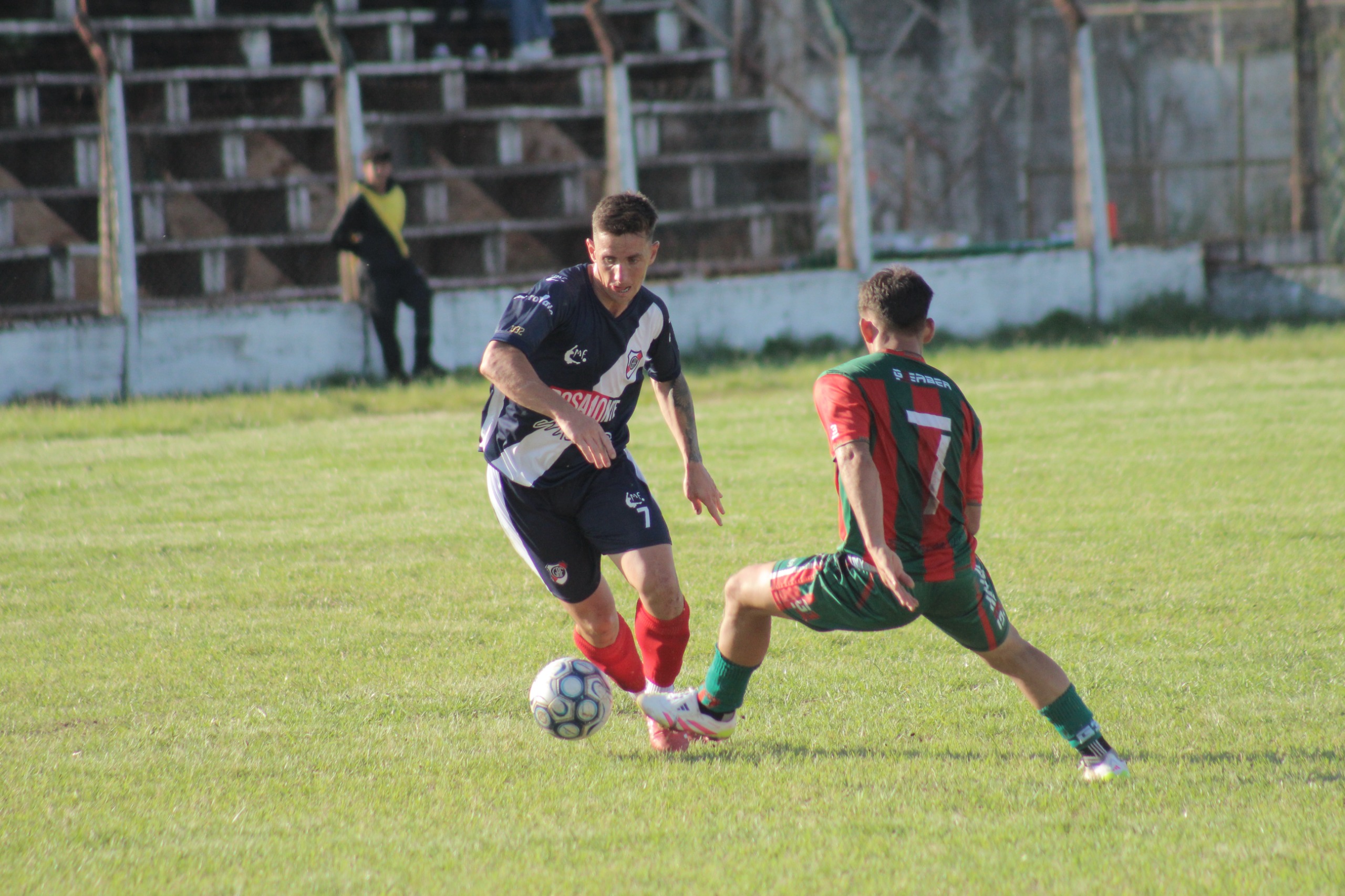 Fútbol: victoria de Brown y empate en Villa Cabello imagen-4