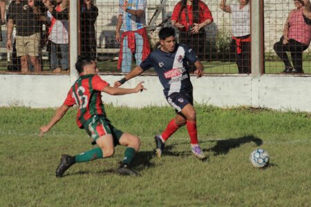 Fútbol: victoria de Brown y empate en Villa Cabello imagen-4