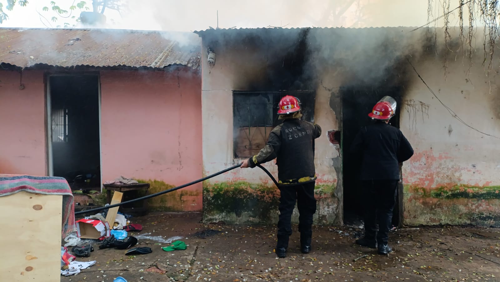 Se durmió con el cigarrillo encendido y prendió fuego la vivienda imagen-2