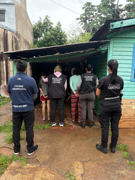 Detienen a dos mujeres, madre y abuela de una niña, en una investigación por abuso sexual imagen-1