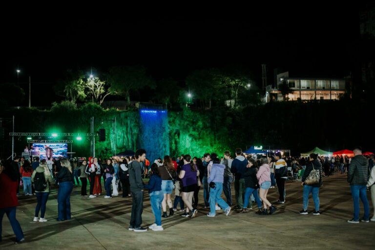 “La Cascada” brilló a puro ritmo, alegría y color en el Oktoberfest 2025 imagen-25