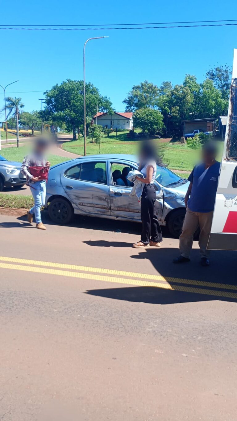 Siniestro vial en Cerro Azul dejó una persona lesionada imagen-17