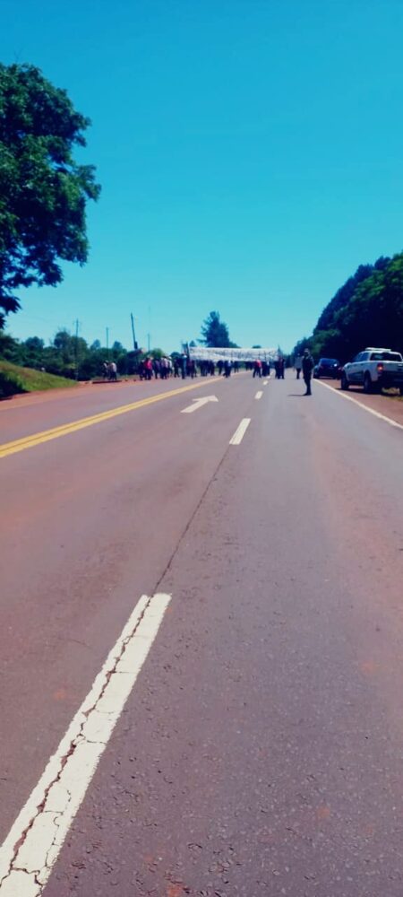 Vecinos cortaron la Ruta Nacional 12 en Colonia Mado -Delicia imagen-9