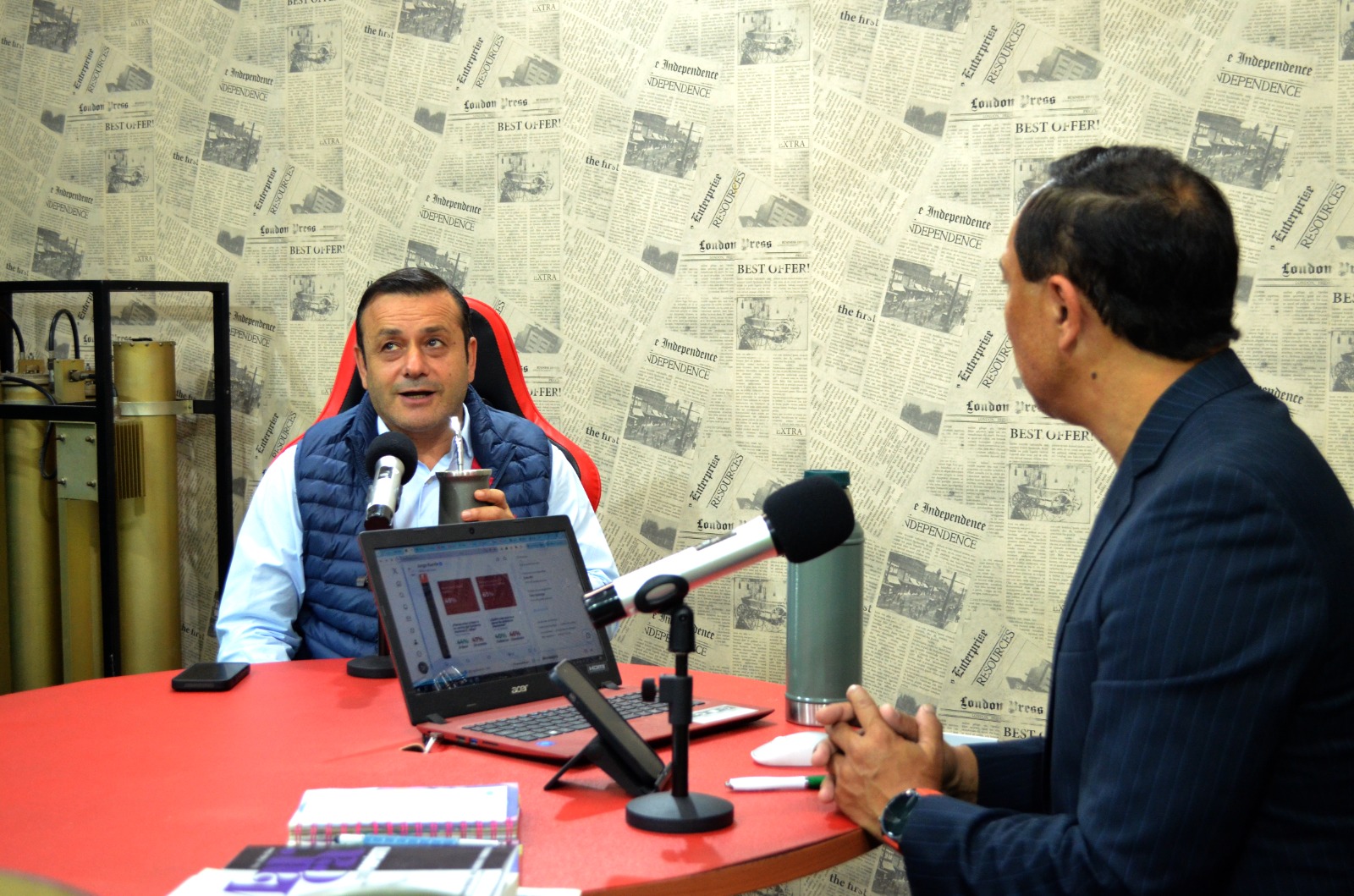 Herrera Ahuad: "Entre extremos ideológicos hay que buscar el punto de equilibrio para llevar adelante las políticas públicas que beneficien a la gente" imagen-2