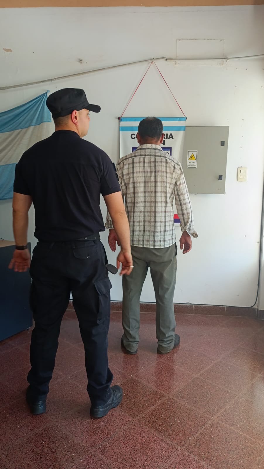 Posadas: un hombre fue apuñalado y el agresor fue detenido en la zona de avenidas Cabred y López Torres 3 Posadas: un hombre fue apuñalado y el agresor fue detenido en la zona de avenidas Cabred y López Torres imagen-2