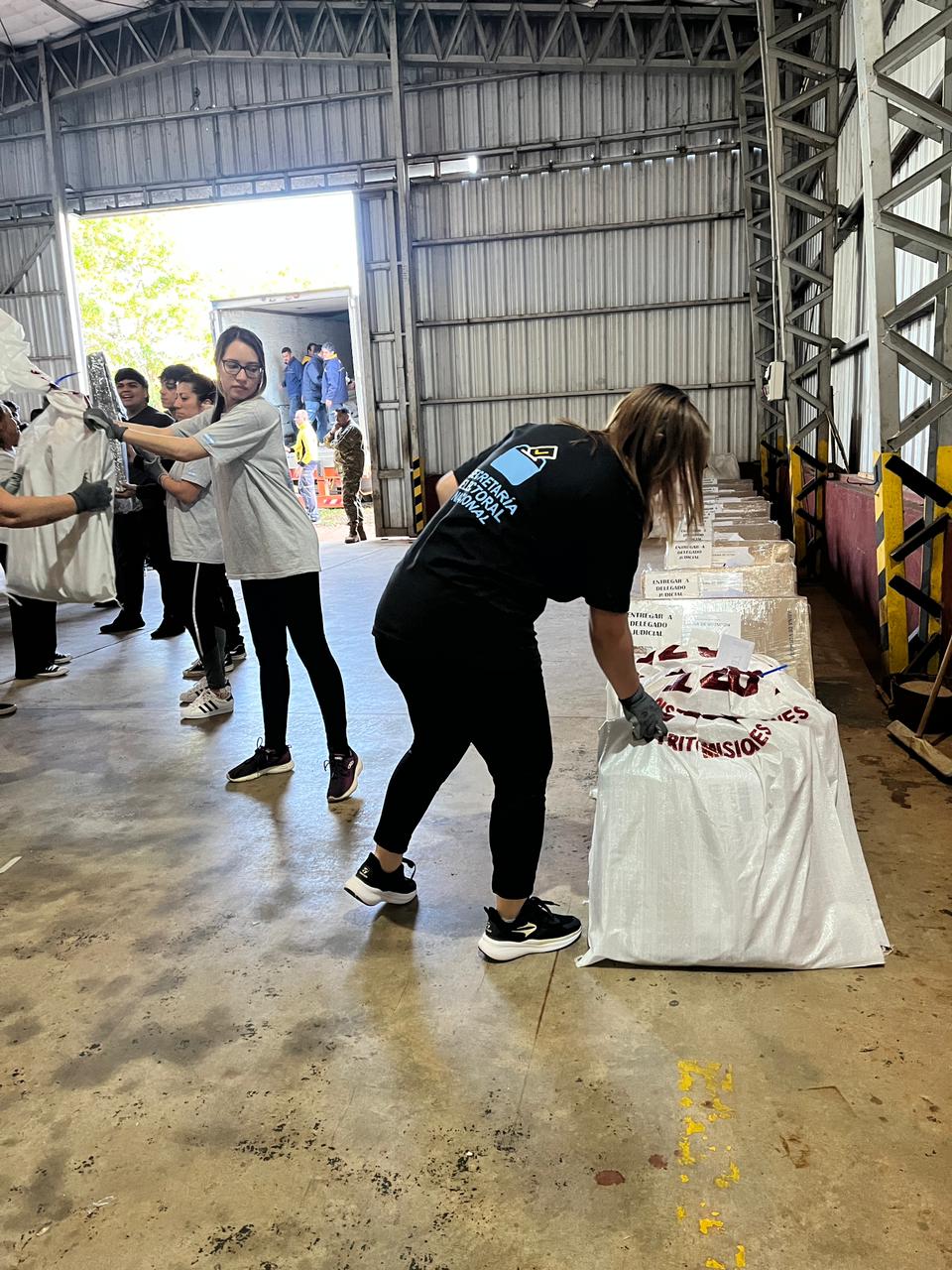 El Comando Electoral empezó el despliegue en la provincia para las elecciones del domingo 26 5 El Comando Electoral empezó el despliegue en la provincia para las elecciones del domingo 26 imagen-4