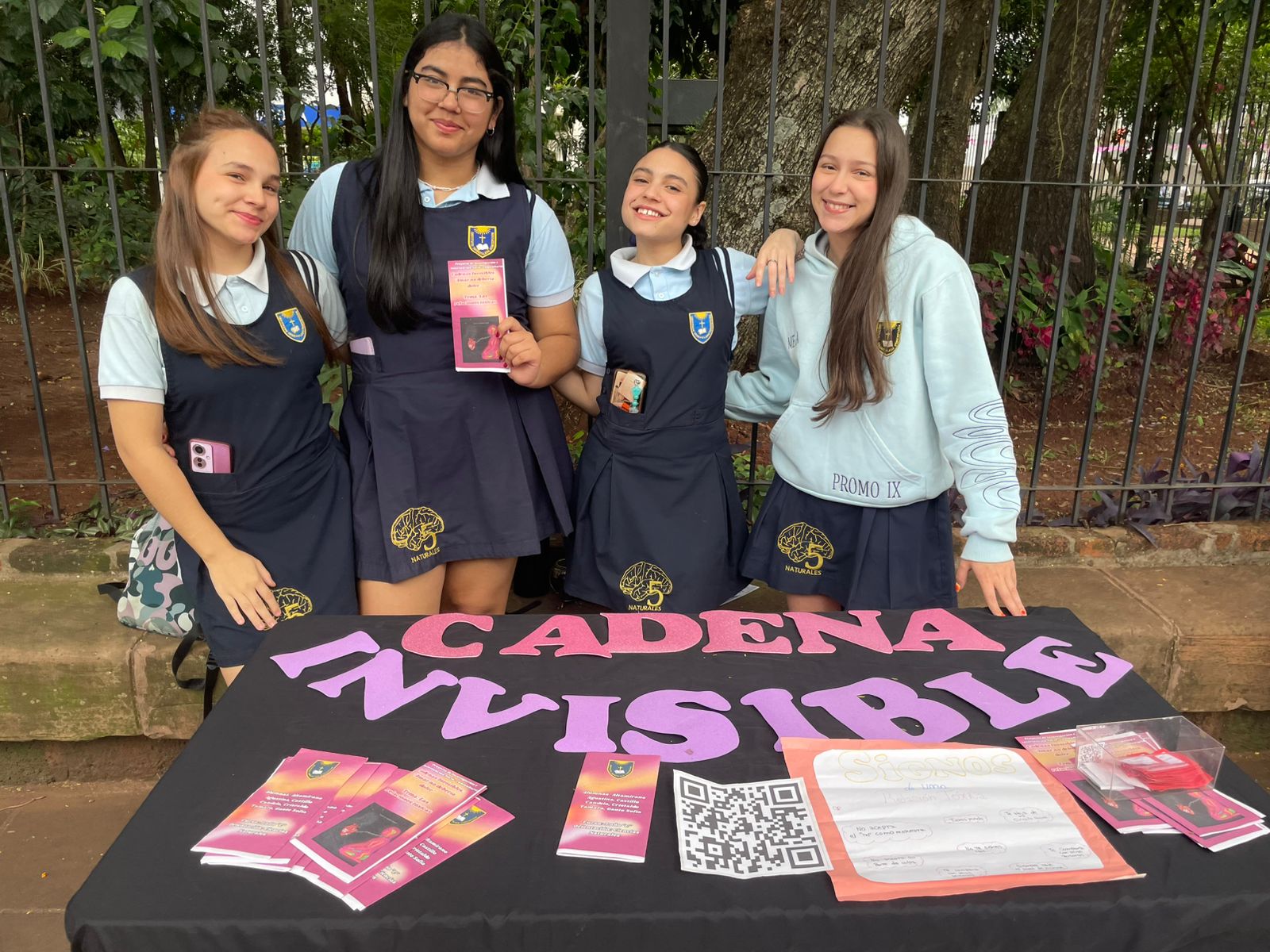 Las temáticas que interesan a los jóvenes, expuestas por alumnos del Instituto Inmaculada en la Plaza 9 de Julio 3 Las temáticas que interesan a los jóvenes, expuestas por alumnos del Instituto Inmaculada en la Plaza 9 de Julio imagen-2