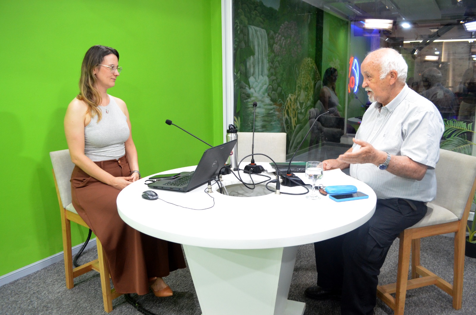 Psicólogo y docente propone una materia en la escuela que enseñe cómo manejar emociones y vínculos afectivos para prevenir conflictos de pareja en el futuro 3 Psicólogo y docente propone una materia en la escuela que enseñe cómo manejar emociones y vínculos afectivos para prevenir conflictos de pareja en el futuro imagen-2