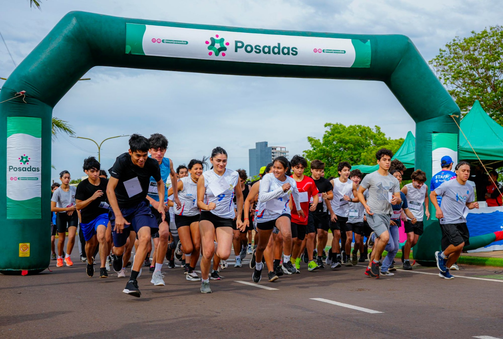 La Estudiantina posadeña celebró su 75° aniversario con una carrera en la Costanera imagen-4