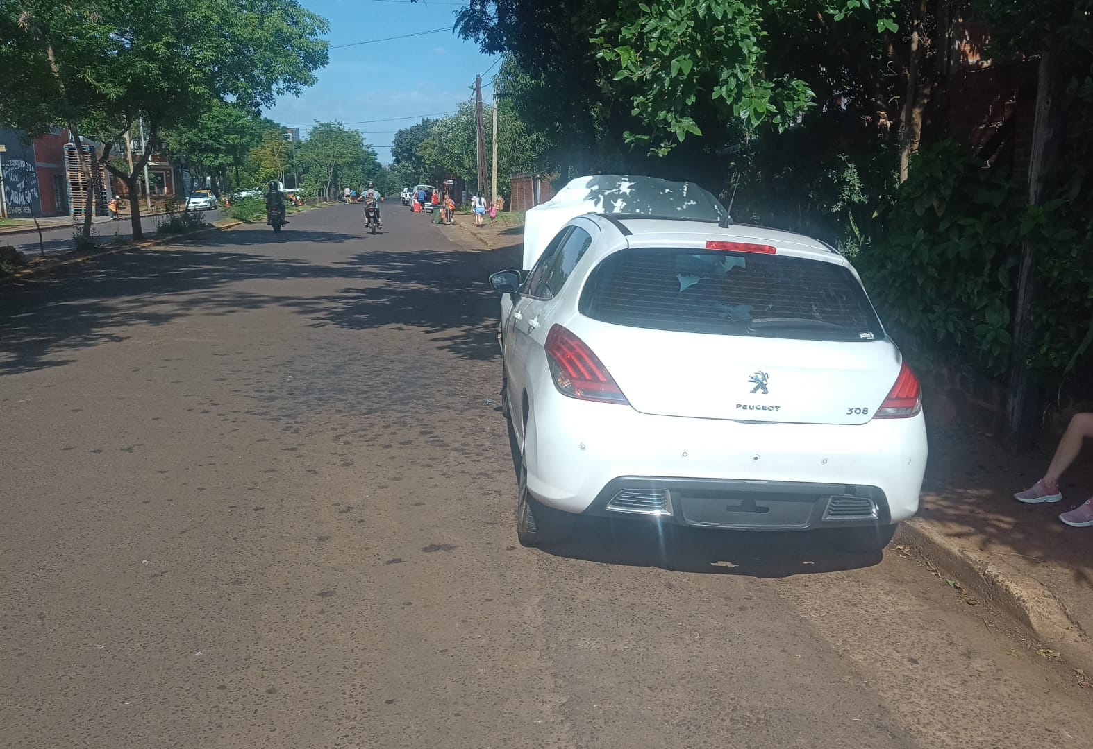 Colisión entre automóviles en Posadas dejó dos lesionados 5 Colisión entre automóviles en Posadas dejó dos lesionados imagen-4