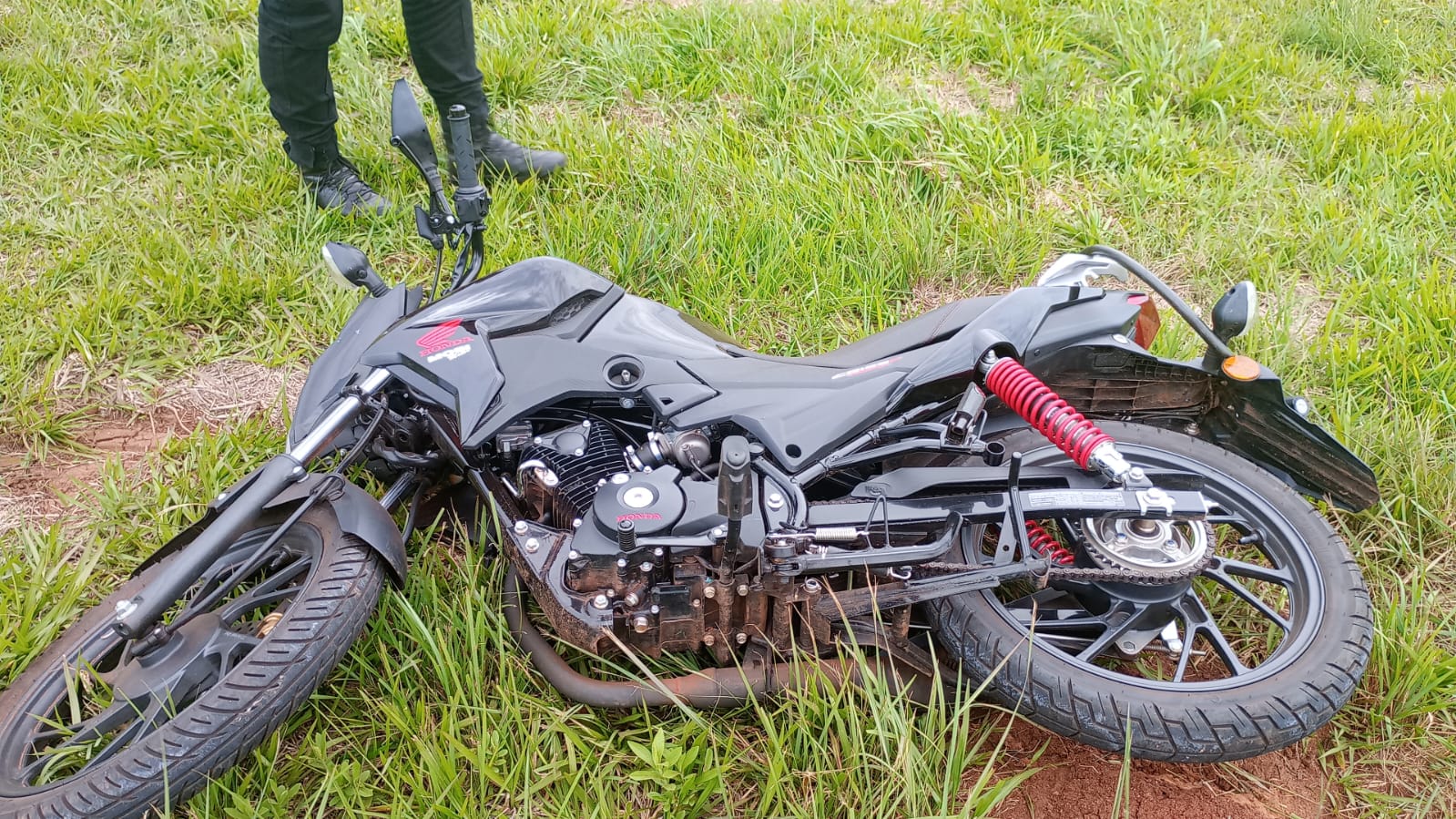 Una motociclista despistó en el bypass de la Ruta 12 y fue trasladada al hospital 5 Una motociclista despistó en el bypass de la Ruta 12 y fue trasladada al hospital imagen-4