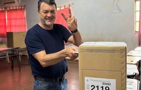 Elecciones 2025: "Cacho" Bárbaro llamó a los misioneros a votar "lo que más le conviene a cada familia" imagen-7