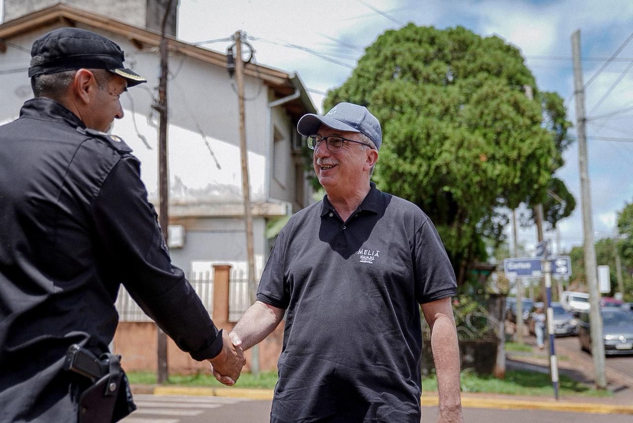 Elecciones 2025: “Está votando mucha gente y Misiones da siempre el ejemplo de ir a votar”, dijo Passalacqua 7 Elecciones 2025: “Está votando mucha gente y Misiones da siempre el ejemplo de ir a votar”, dijo Passalacqua imagen-6
