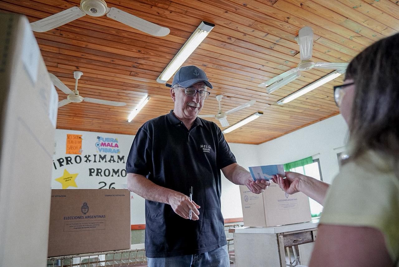 Elecciones 2025: “Está votando mucha gente y Misiones da siempre el ejemplo de ir a votar”, dijo Passalacqua 9 Elecciones 2025: “Está votando mucha gente y Misiones da siempre el ejemplo de ir a votar”, dijo Passalacqua imagen-8
