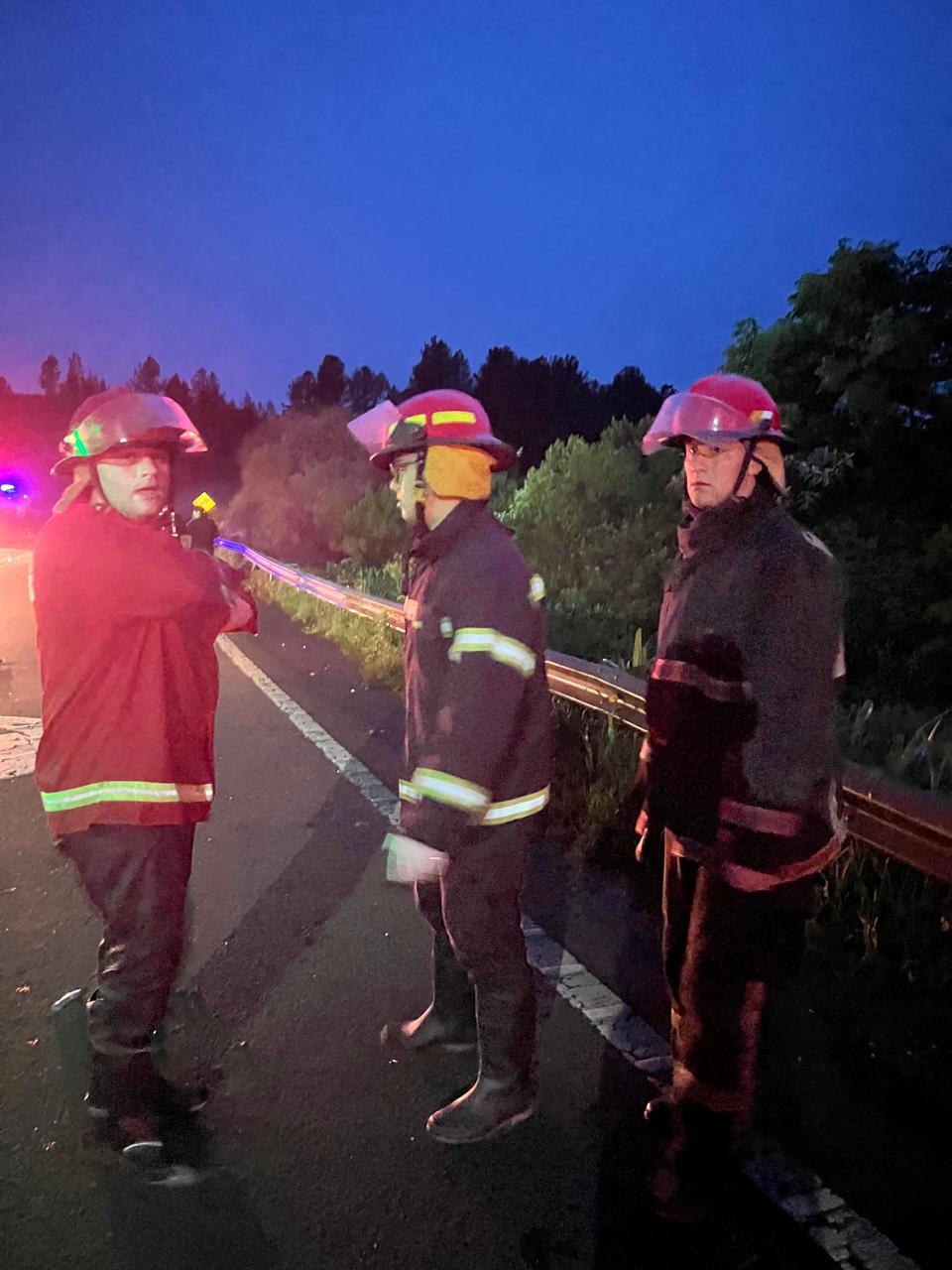 Trágico: colectivo cayó a un arroyo tras un choque en Campo Viera: hay al menos ocho fallecidos y 31 heridos 7 Trágico: colectivo cayó a un arroyo tras un choque en Campo Viera: hay al menos ocho fallecidos y 31 heridos imagen-6