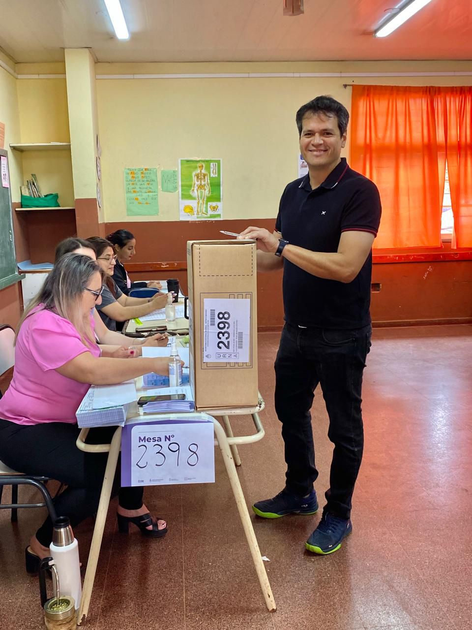“Hay que ir afianzando este sistema que es mucho más fácil y seguramente será mucho más fácil el recuento de votos”, destacó el candidato de la UCR Misiones 3 “Hay que ir afianzando este sistema que es mucho más fácil y seguramente será mucho más fácil el recuento de votos”, destacó el candidato de la UCR Misiones imagen-2