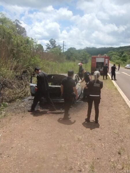 Bernardo de Irigoyen: hallaron un auto en llamas en la ruta 101 imagen-8