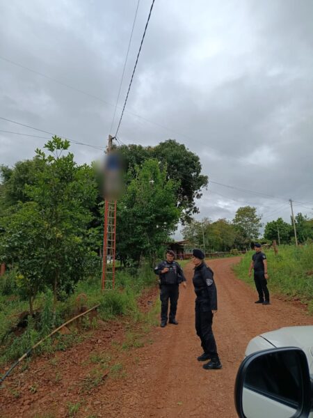 Un trabajador falleció electrocutado mientras instalaba fibra óptica en Puerto Rico imagen-9