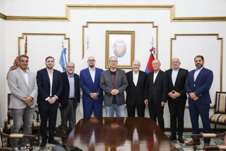 El Gobernador se reunió con referentes masones internacionales imagen-21