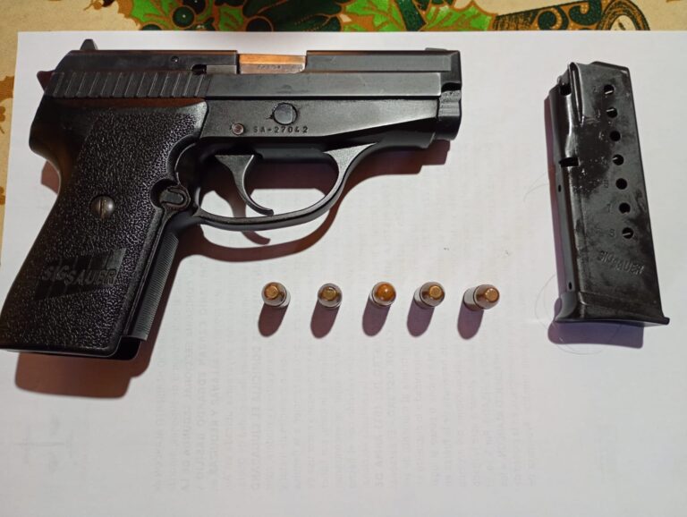 Fue denunciado por amenazar de muerte a un exempleado: allanaron su vivienda y secuestraron el arma utilizada imagen-5