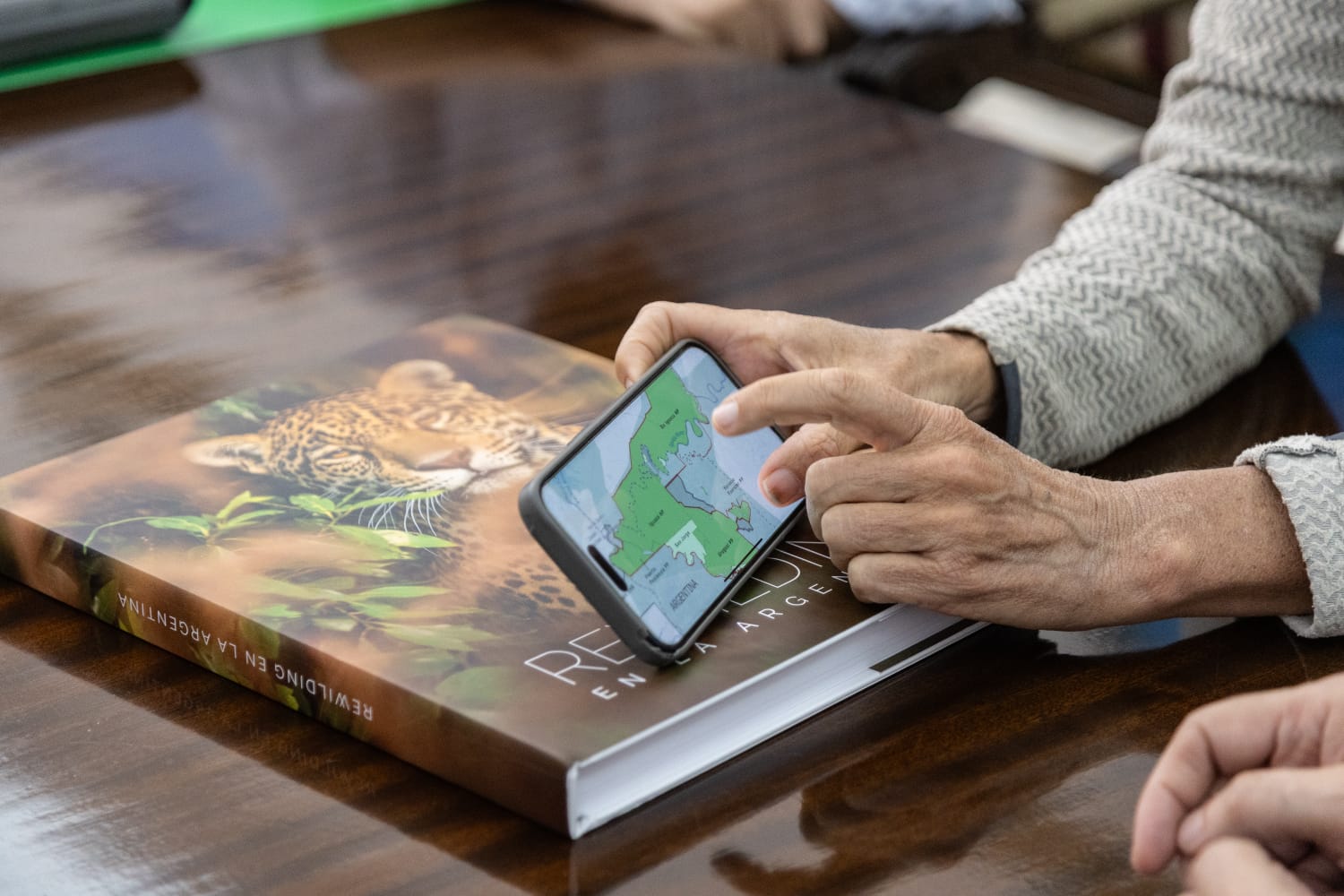 Passalacqua recibió a Fundación Rewilding Argentina para articular acciones de conservación y turismo sostenible imagen-1