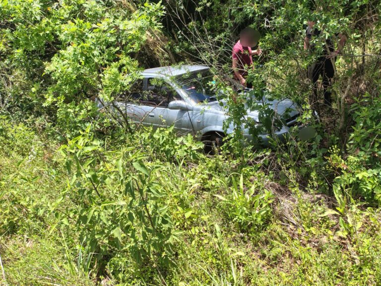 Perdió el control en una curva y terminó en la banquina en Arroyo del Medio imagen-26
