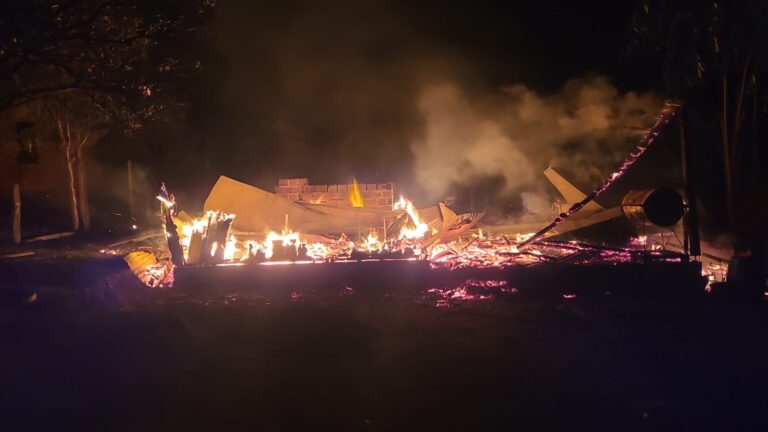 Incendio destruyó una vivienda en Gobernador López imagen-48