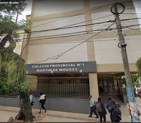 Colegio Nro 1 "Martín de Moussy" tomó las medidas disciplinarias "correspondientes" notificando a los padres de estudiantes involucrados en gresca estudiantil imagen-3