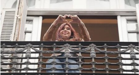 Denunciaron a Javier Milei tras admitir que fue él quien tomó la decisión de poner presa a Cristina Kirchner imagen-1