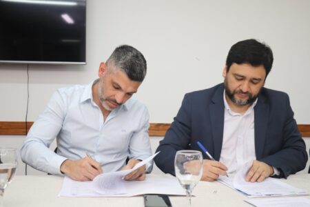 Posadas firmó un convenio con la carrera de Intérprete en Lengua de Señas Argentina imagen-9