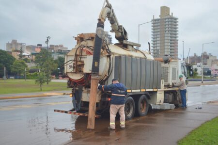 La Municipalidad de Posadas refuerza tareas ante los efectos del temporal imagen-2