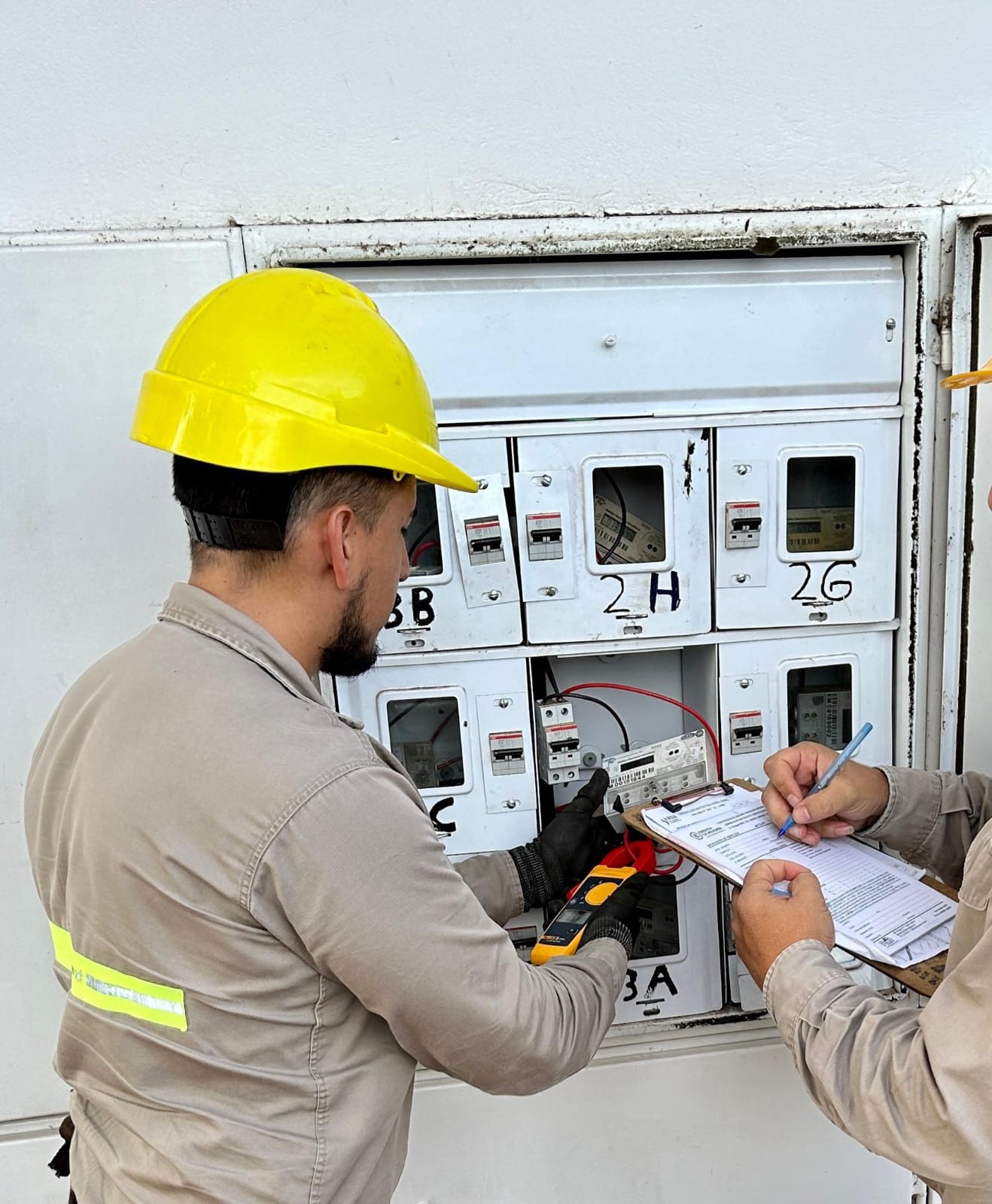 Energía de Misiones continúa con trabajos de mantenimiento y mejora del servicio eléctrico en distintos puntos de la provincia imagen-18