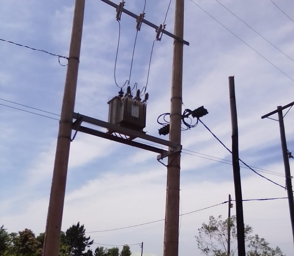 Energía de Misiones continúa con trabajos de mantenimiento y mejora del servicio eléctrico en distintos puntos de la provincia imagen-6