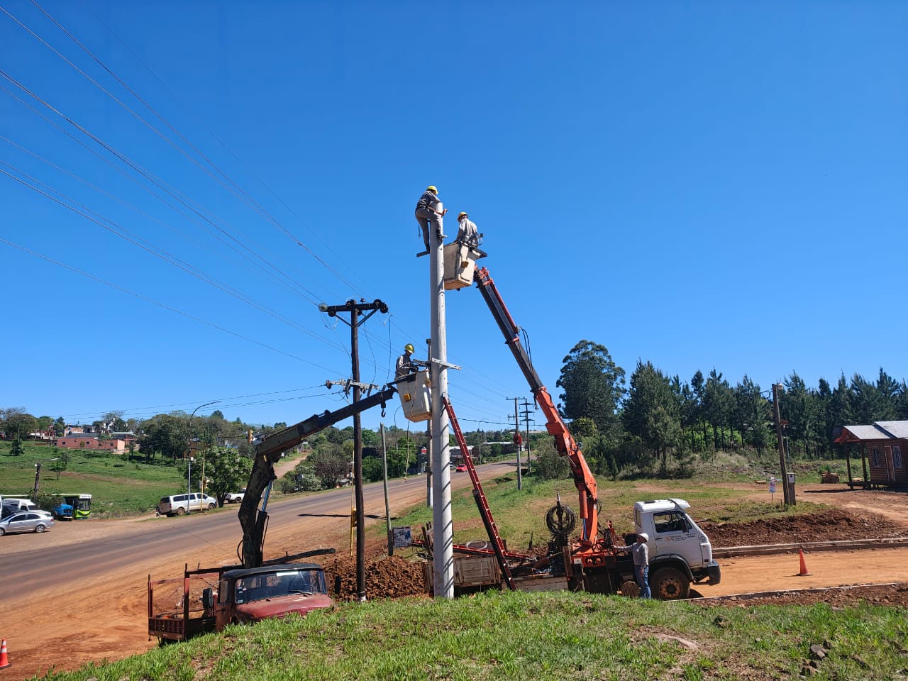 Avanzan las obras eléctricas para mejoras en localidades imagen-6