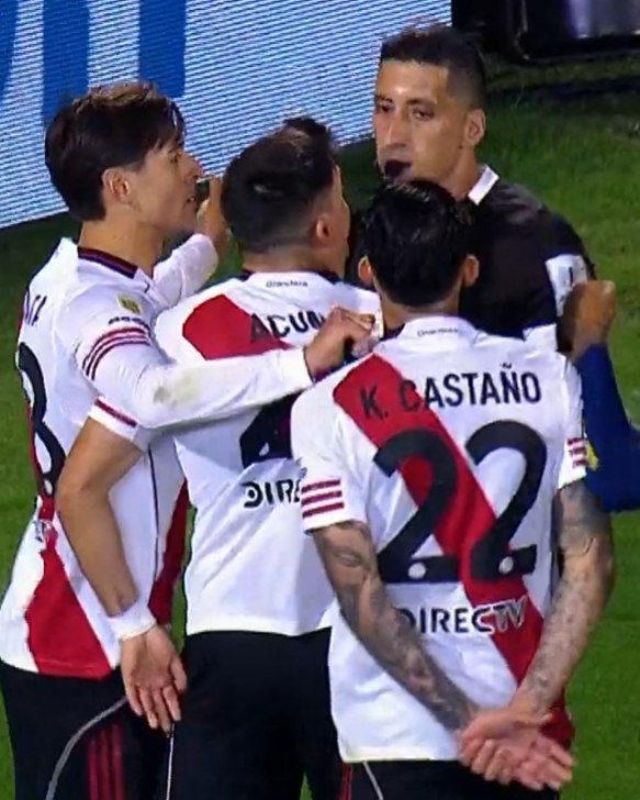 Fútbol: Portillo sufrió su primera expulsión en River por dos infracciones a Di María imagen-2
