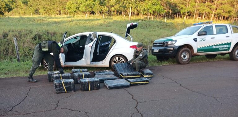 Tras un seguimiento controlado los gendarmes hallan 297 kilos de marihuana imagen-6