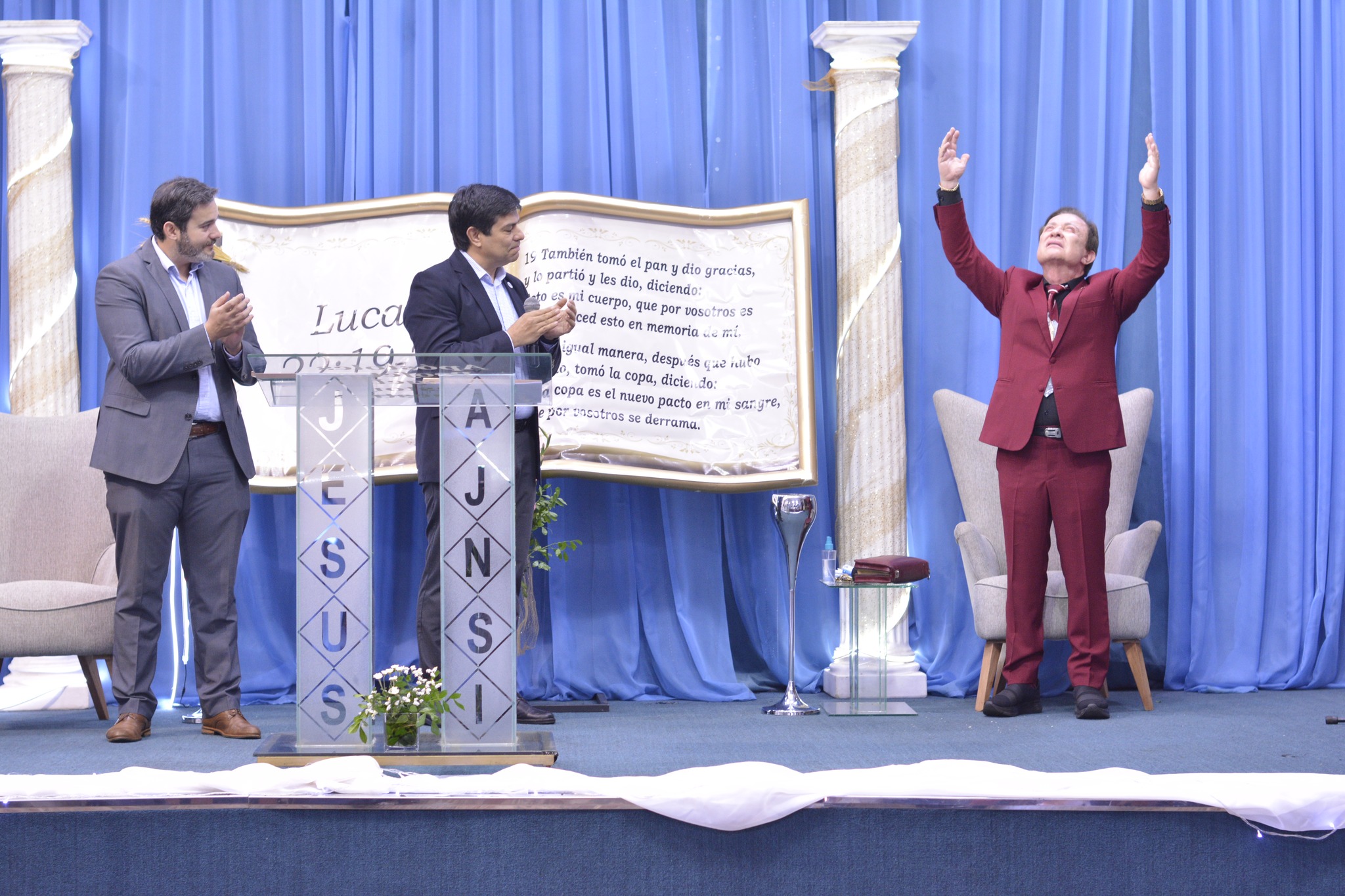 El Concejo Deliberante reconoció al apóstol Héctor Gross como Ciudadano Ilustre tras 50 años de labor pastoral y comunitaria en Posadas 7 El Concejo Deliberante reconoció al apóstol Héctor Gross como Ciudadano Ilustre tras 50 años de labor pastoral y comunitaria en Posadas imagen-6