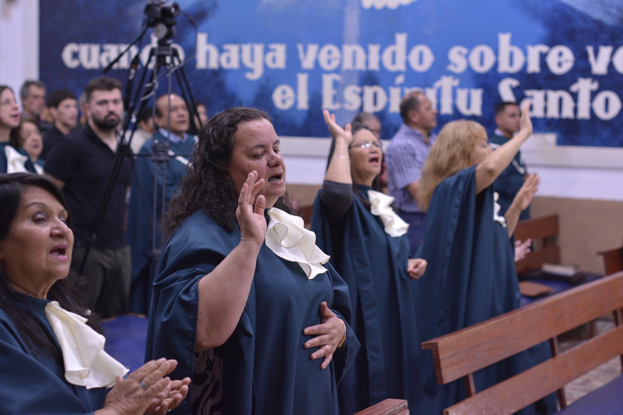 El Concejo Deliberante reconoció al apóstol Héctor Gross como Ciudadano Ilustre tras 50 años de labor pastoral y comunitaria en Posadas 17 El Concejo Deliberante reconoció al apóstol Héctor Gross como Ciudadano Ilustre tras 50 años de labor pastoral y comunitaria en Posadas imagen-16