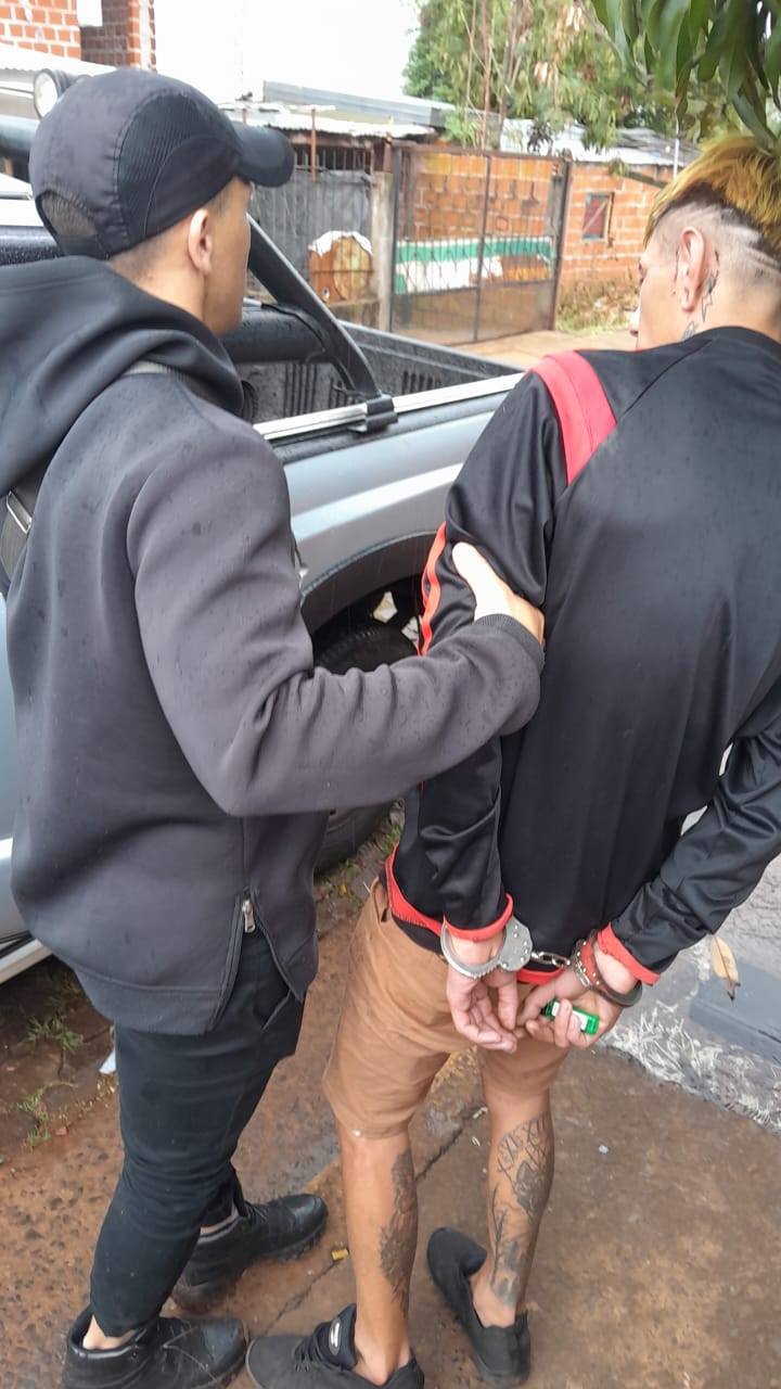 Violento desorden en la Chacra 145 dejó dos policías lesionados y un detenido 3 Violento desorden en la Chacra 145 dejó dos policías lesionados y un detenido imagen-2