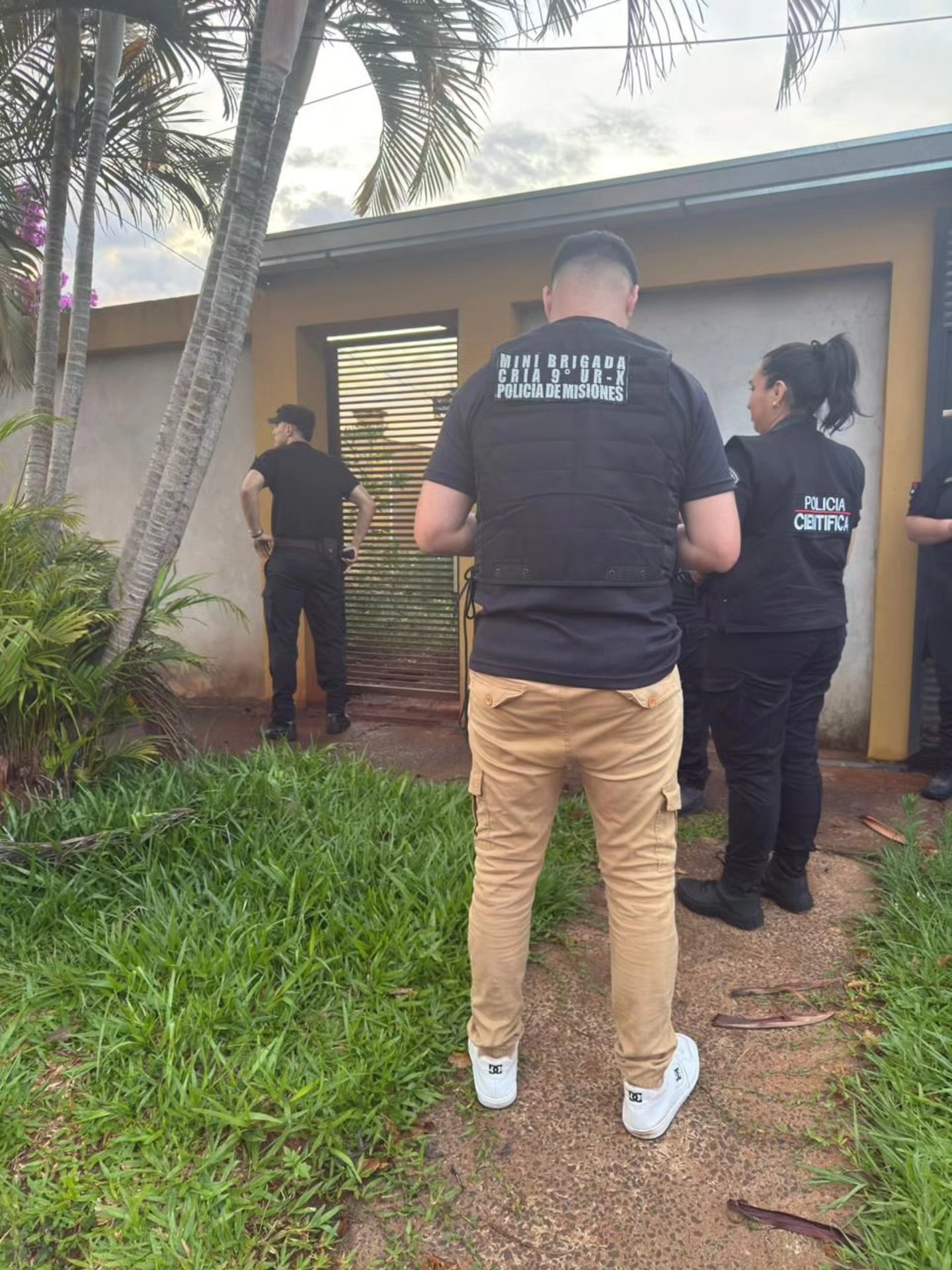 Crueldad animal en Posadas: un perro murió ahogado y otro agonizaba cuando fue rescatado por la Policía 9 Crueldad animal en Posadas: un perro murió ahogado y otro agonizaba cuando fue rescatado por la Policía imagen-8