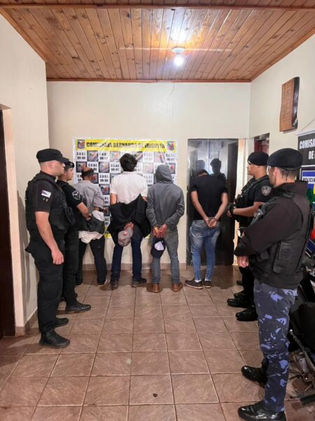 Golpe al delito transnacional: cuatro delincuentes armados detenidos y tres vehículos robados en Brasil recuperados en menos de 24 horas imagen-5