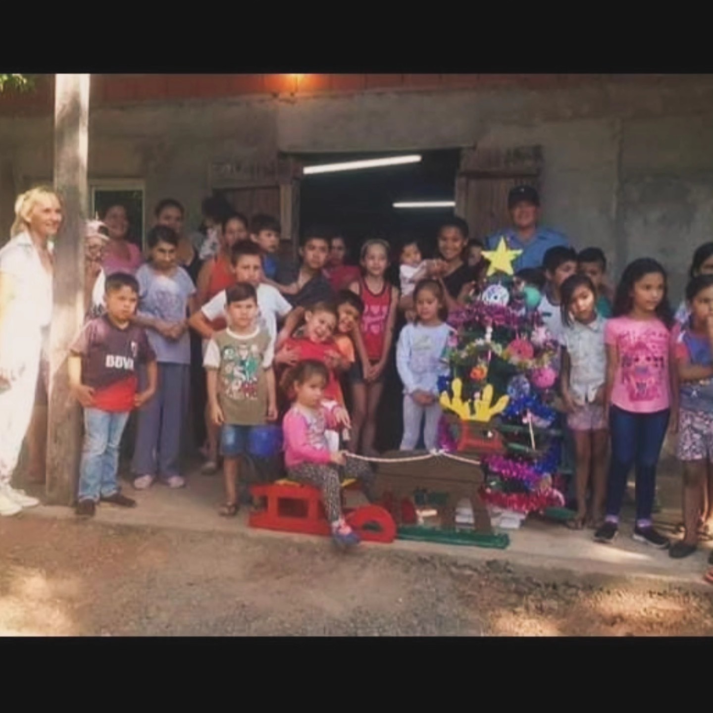 El policía que desde hace 10 años transforma madera en sonrisas en Cerro Azul 15 El policía que desde hace 10 años transforma madera en sonrisas en Cerro Azul imagen-14