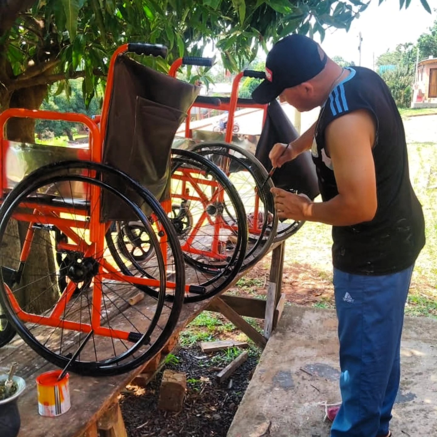 El policía que desde hace 10 años transforma madera en sonrisas en Cerro Azul 13 El policía que desde hace 10 años transforma madera en sonrisas en Cerro Azul imagen-12