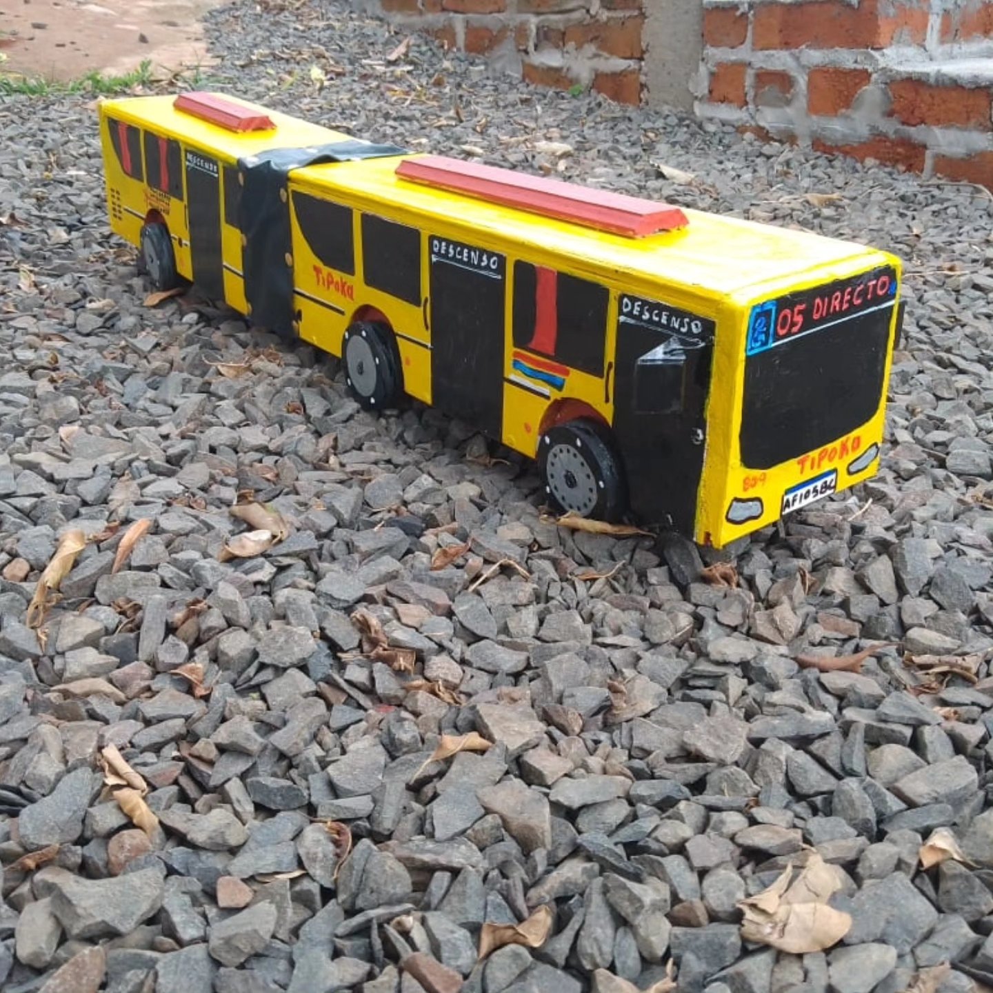 El policía que desde hace 10 años transforma madera en sonrisas en Cerro Azul 9 El policía que desde hace 10 años transforma madera en sonrisas en Cerro Azul imagen-8
