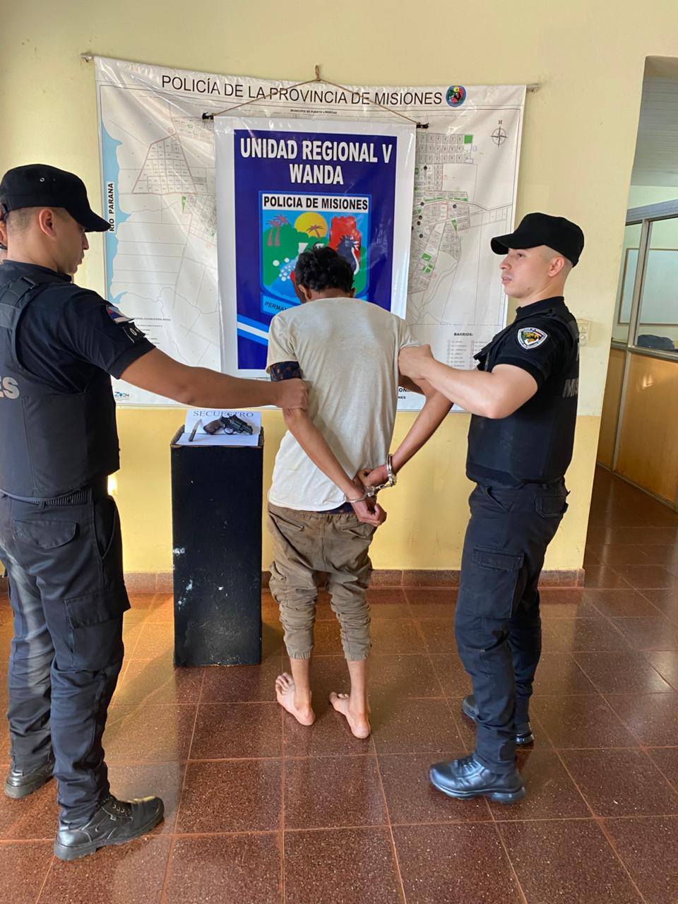 Wanda: intentó asaltar a una pareja con un arma de fuego de utilería y fue detenido tras atacar a la Policía 5 Wanda: intentó asaltar a una pareja con un arma de fuego de utilería y fue detenido tras atacar a la Policía imagen-4