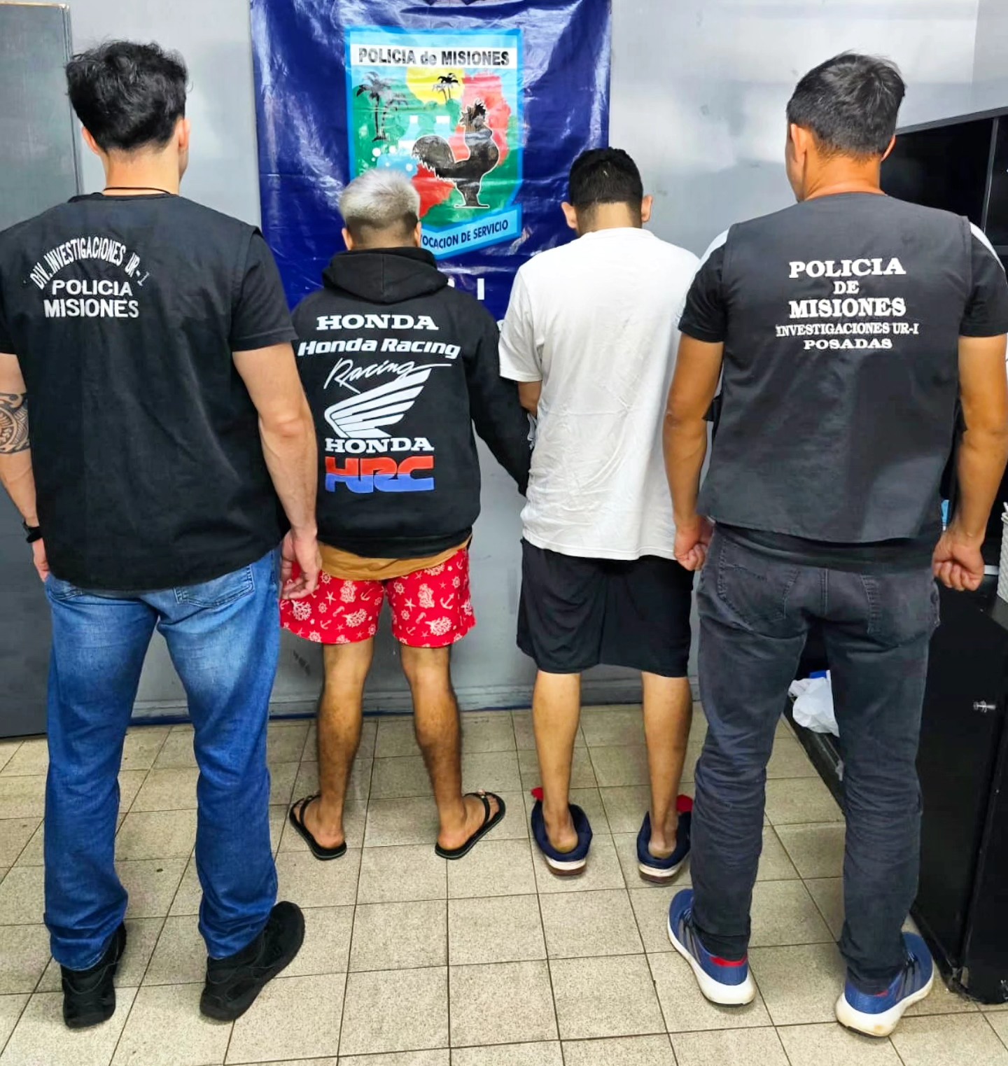 Un delincuente con frondoso prontuario administraba un desarmadero clandestino, tenía cuatro motos listas para desguace 3 Un delincuente con frondoso prontuario administraba un desarmadero clandestino, tenía cuatro motos listas para desguace imagen-2