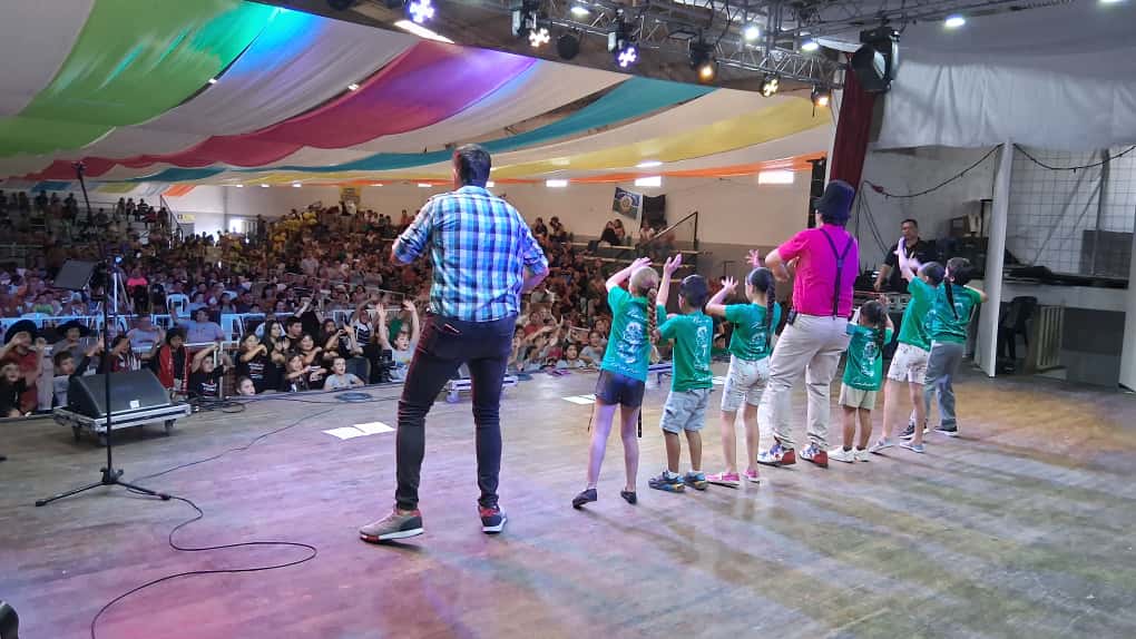 Gurises Felices volvió a la Fiesta Nacional del Gurí Entrerriano y celebró ocho años de presencia ininterrumpida en Bovril 7 Gurises Felices volvió a la Fiesta Nacional del Gurí Entrerriano y celebró ocho años de presencia ininterrumpida en Bovril imagen-6