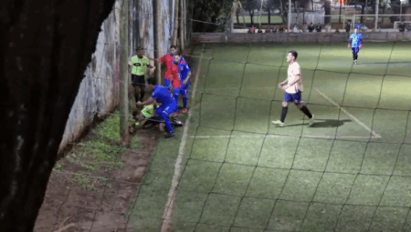 Cobarde agresión a un árbitro en Posadas imagen-10