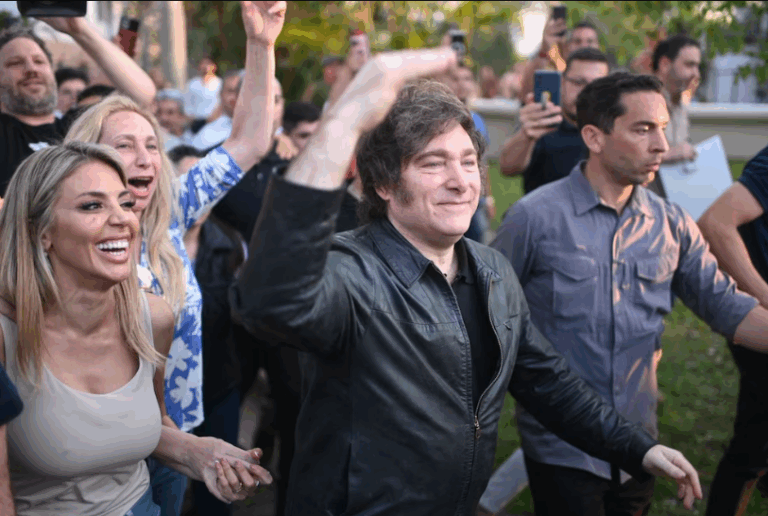 El Gobierno afina el vínculo con las provincias y hará recorridas para negociar el Presupuesto y las reformas imagen-9