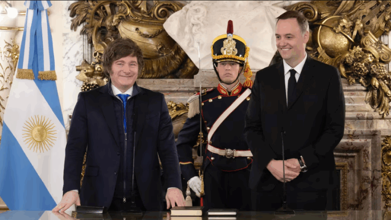 Con una reunión de Gabinete, Milei y Adorni inauguran la nueva etapa del Gobierno y presentan a Monteoliva y Presti a los ministros imagen-3